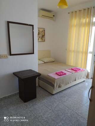 Апартаменты Blue Sea Улцинь Трехместный номер с видом на море-2