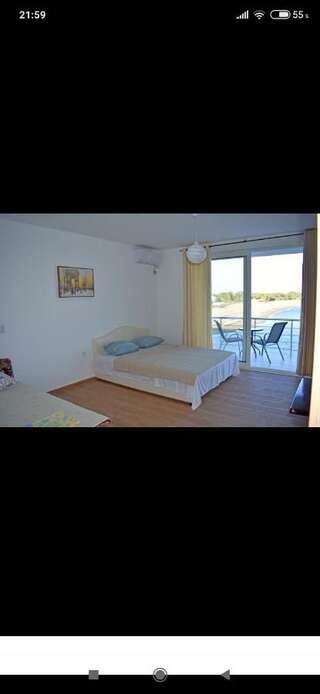 Апартаменты Blue Sea Улцинь Стандартный трехместный номер с видом на море-2